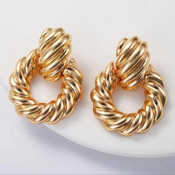 Anthropologie Jewelry - Modern Gold Twisted Earrings